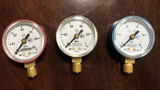 0-25MPa aralığı ve gaz sistemleri için yüksek doğruluk sertifikası olan 2 inçlik (50mm) gaz test basınç ölçer